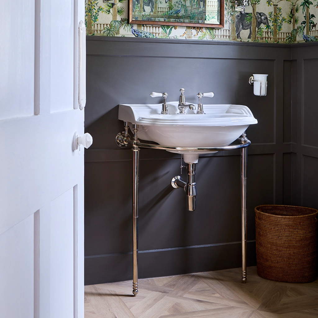 Petite Cloakroom Transformation