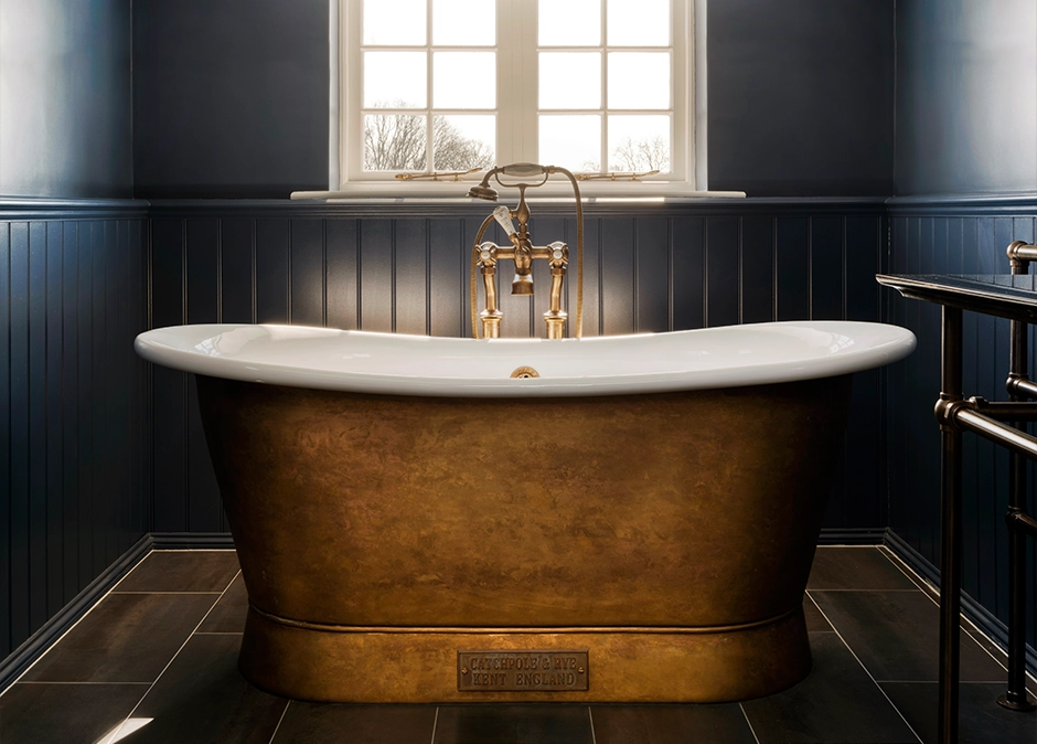 Create the ultimate bathing experience with Catchpole & Rye’s luxurious range of handcrafted cast-iron, copper & roll-top bathtubs.