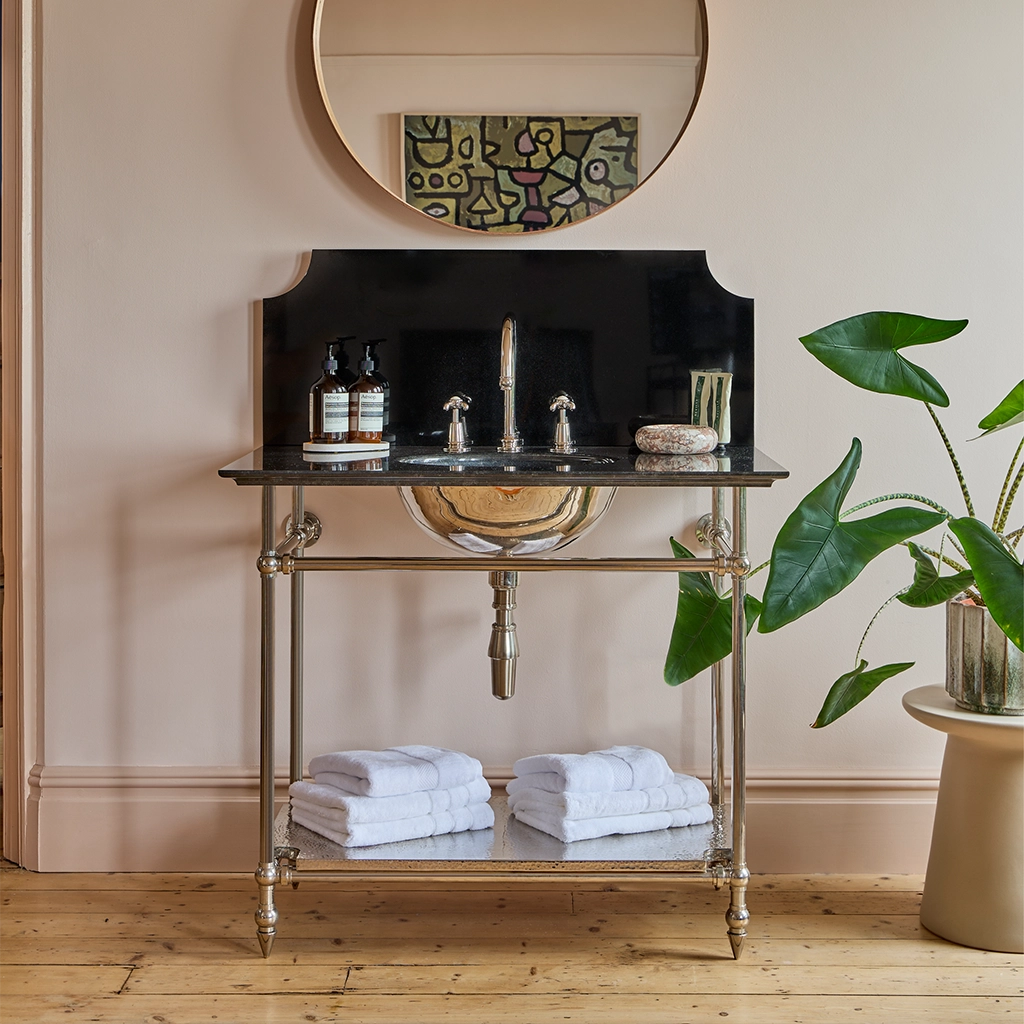 The Pyrford with Shelf