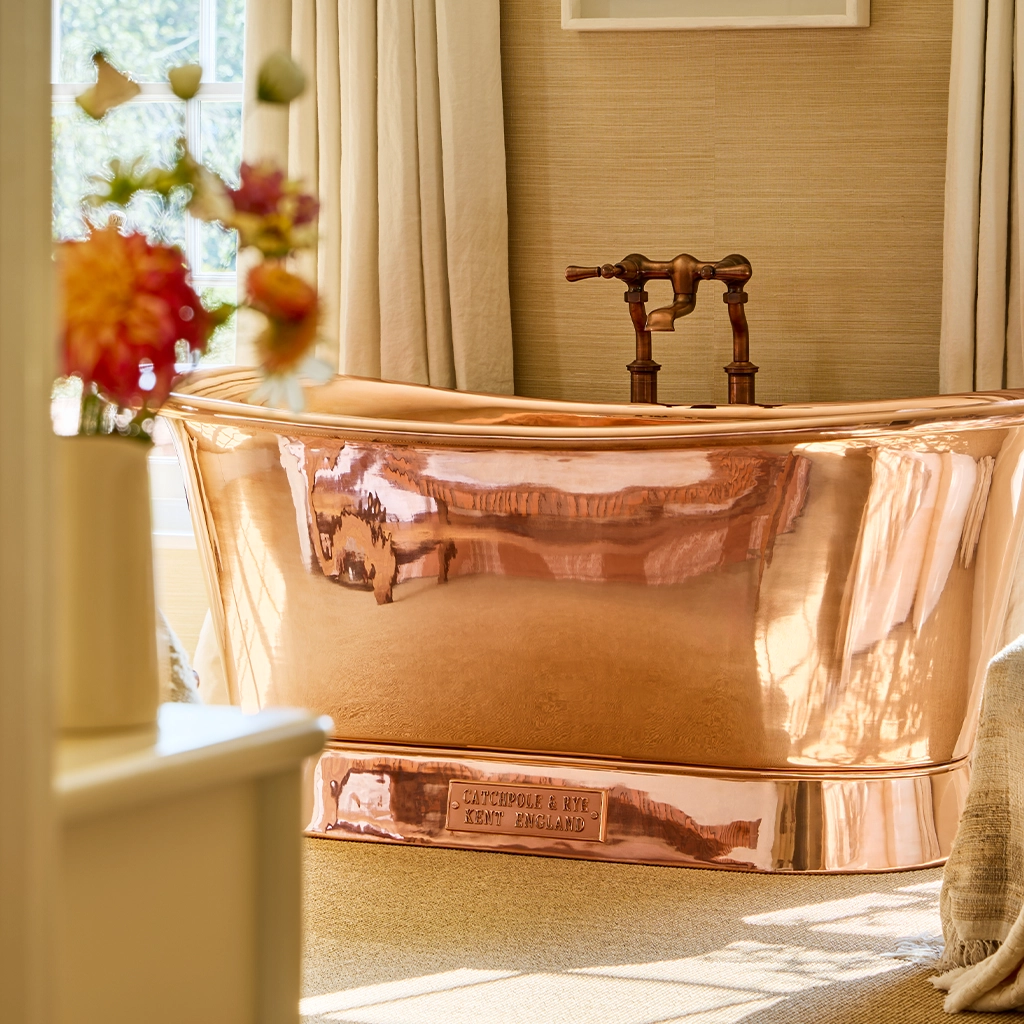 Discover traditional Metal Baths at Catchpole & Rye. Explore our collection of bespoke traditional metal baths, manufactured with precision for luxury bathrooms.