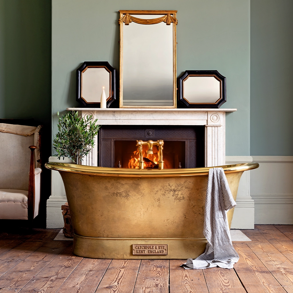 Create the ultimate bathing experience with Catchpole & Rye’s luxurious range of handcrafted cast-iron, copper & roll-top bathtubs.